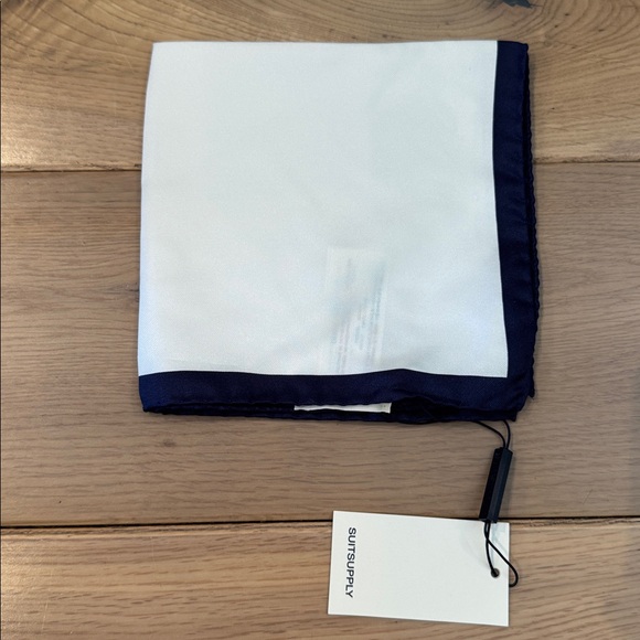 Suitsupply white and blue silk pocket square - Picture 2 of 2